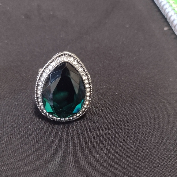 NWT ring bundle - Picture 5 of 5